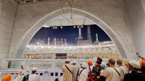 Biaya Haji Plus untuk 2 Orang Madinah Iman Wisata